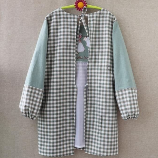 保育士エプロン長袖洗濯物刺繍格子柄